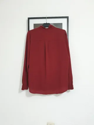 Camisa de vestir con lunares