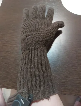 Guantes marrones de lana