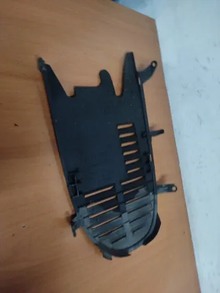 Tapa bajo motor Honda SH 300 (2010)