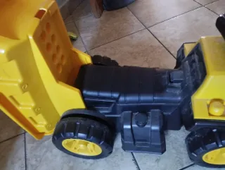 Correpasillos Camión CAT Amarillo