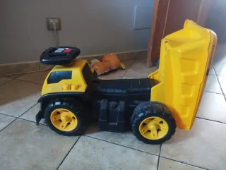 Correpasillos Camión CAT Amarillo