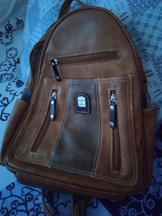 Mochila imitación piel marrón