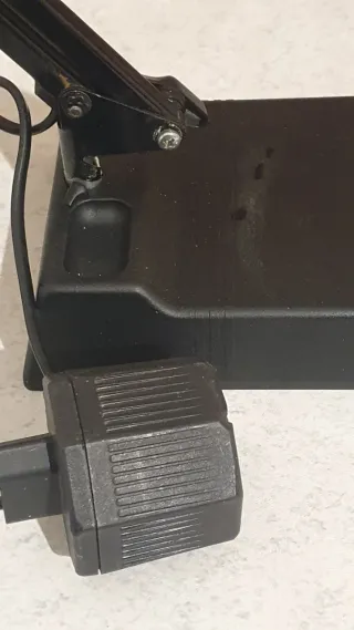 Lampada da tavolo snodabile nera