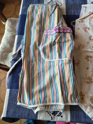 Lotto 8 grembiuli vintage multicolore