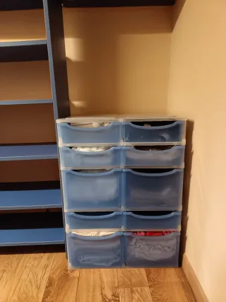 Estantería modular y cajoneras