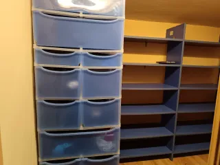 Estantería modular y cajoneras