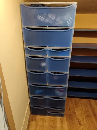 Estantería modular y cajoneras