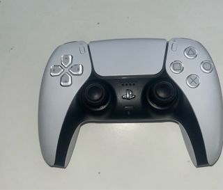 Mando PS5 DualSense Blanco y Negro