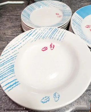 Vajilla de porcelana azul y blanca