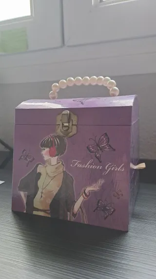 Joyero infantil morado con perlas