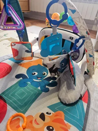 Gimnasio bebé Musical Baby Einstein Kickin’ Tunes