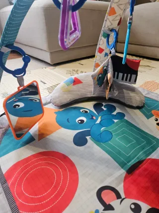 Gimnasio bebé Musical Baby Einstein Kickin’ Tunes