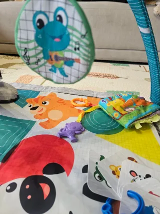 Gimnasio bebé Musical Baby Einstein Kickin’ Tunes