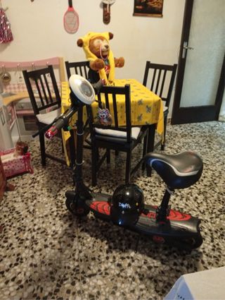 Patinete eléctrico con asiento