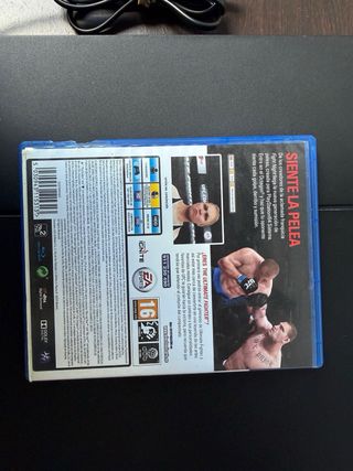 PS4 (PlayStation 4) + 2 Giochi