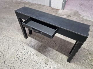 Recibidor de cuero negro moderno con cajon