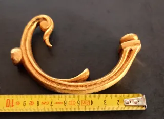 3 Brazos dorados para lámpara estilo antiguo.