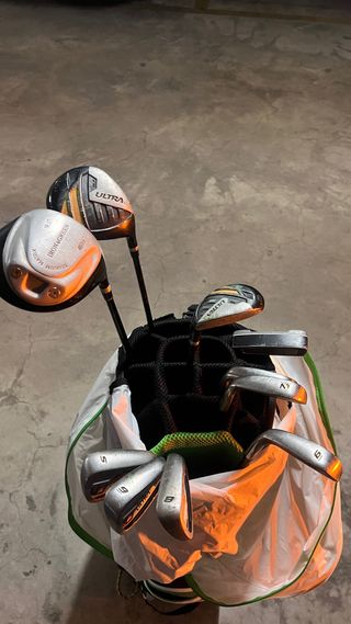 Bolsa Callaway con palos de golf