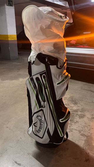 Bolsa Callaway con palos de golf
