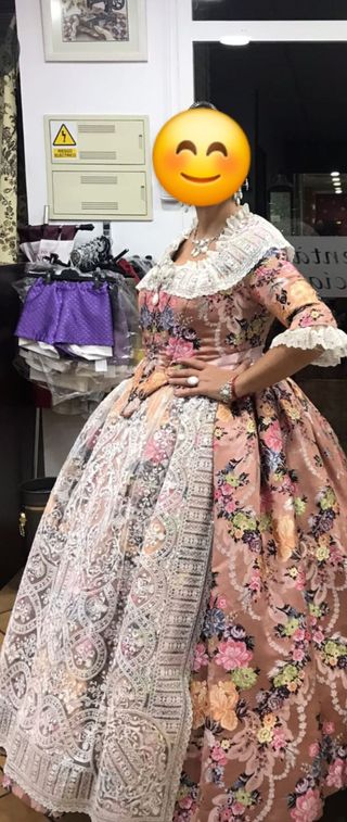 Traje de Fallera