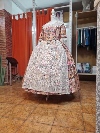 Traje de Fallera