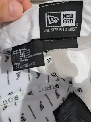 Gorra YSL Blanca New Era 9FORTY Ajustable