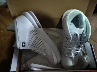 Zapatillas Jordan Hombre Blancas Nuevas