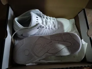 Zapatillas Jordan Hombre Blancas Nuevas