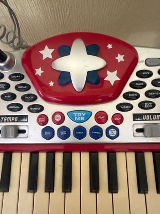 Teclado infantil con micrófono y banqueta