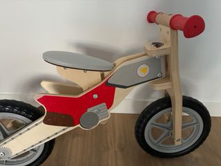 Moto de madera sin pedales para niños