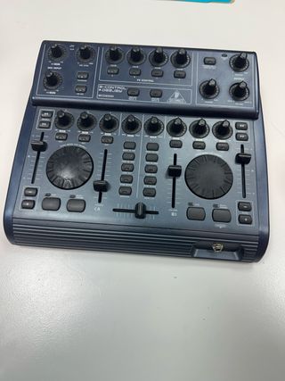 Mesa de mezclas Behringer BCD2000