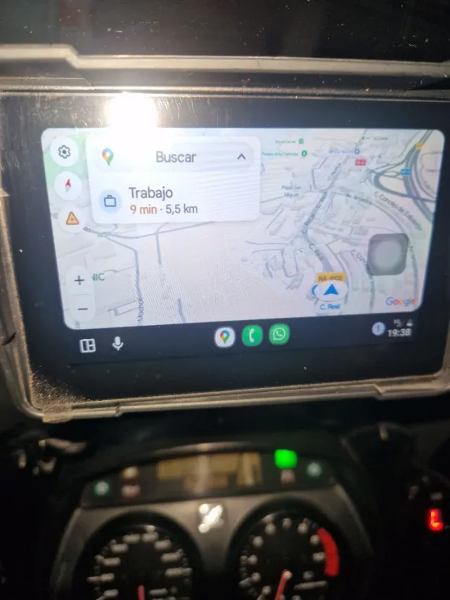 Moto Trail Naranja con Maletas