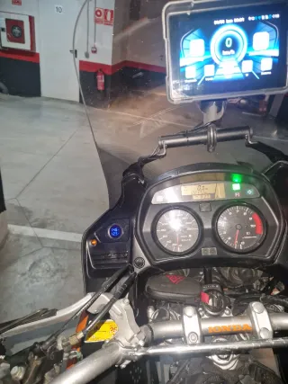 Moto Trail Naranja con Maletas