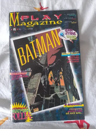 Play Magazine con fumetto Batman Follia