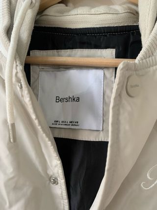 Chaqueta Bershka Beige Talla M