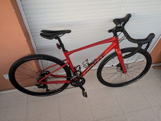 Bicicleta Gravel Giant Revolt 2 Talla M Roja