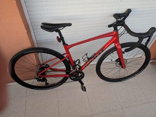 Bicicleta Gravel Giant Revolt 2 Talla M Roja