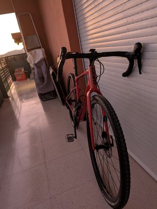 Bicicleta Gravel Giant Revolt 2 Talla M Roja