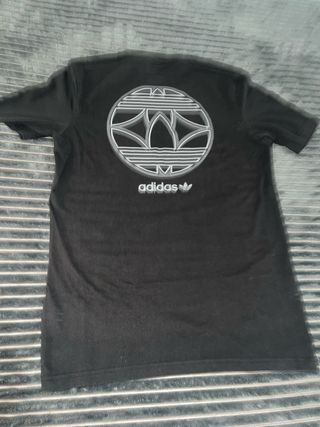 Camiseta Adidas Negra con Bolsillo