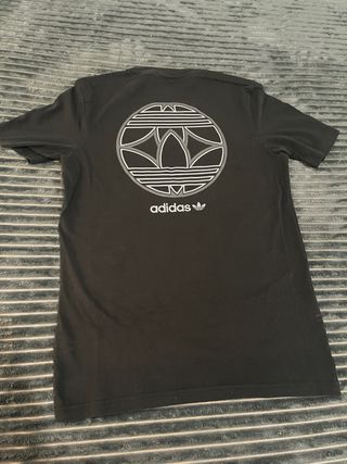 Camiseta Adidas Negra con Bolsillo