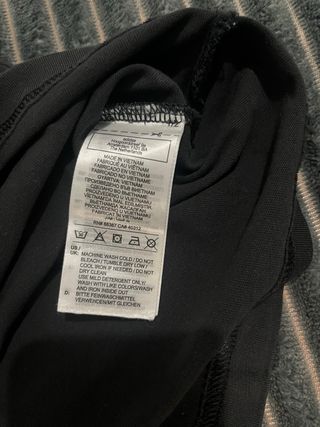 Camiseta Adidas Negra con Bolsillo