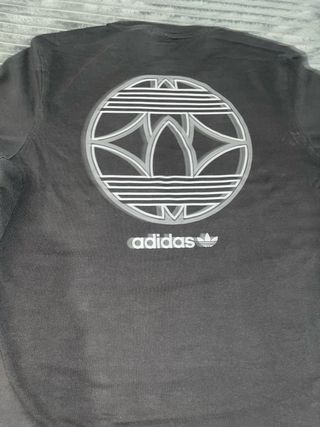 Camiseta Adidas Negra con Bolsillo