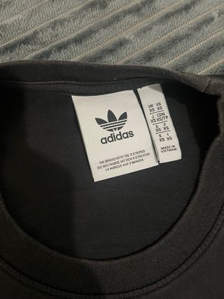 Camiseta Adidas Negra con Bolsillo