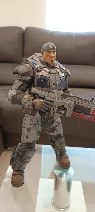 Figura Marcus Fénix Gears of War 30cm