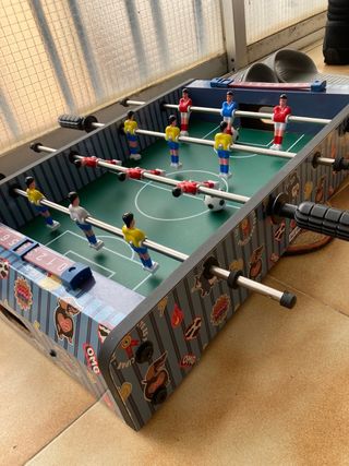 Futbolín pequeño de mesa