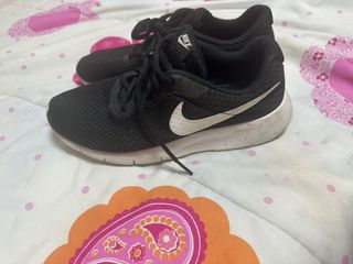 Botines Nike Mujer Negro/Blanco