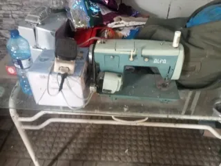 Máquinas de coser Alfa y Sigma