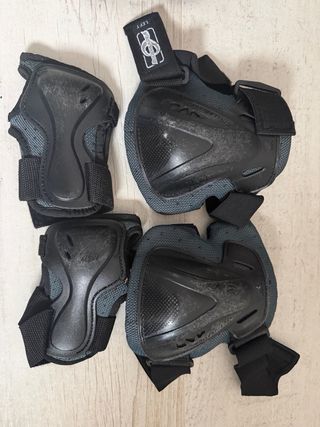 Patines en línea Rollerblade con protectores