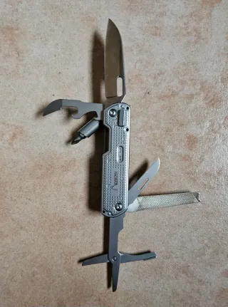 Multiherramienta Dakoyu D4 + Funda