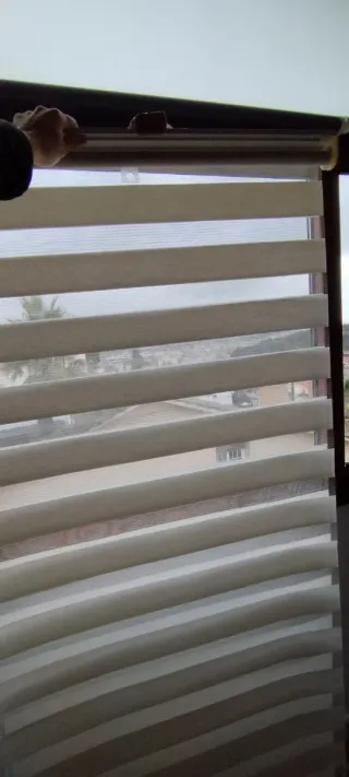 Estor Día y Noche Beige 90x250cm Leroy Merlin.